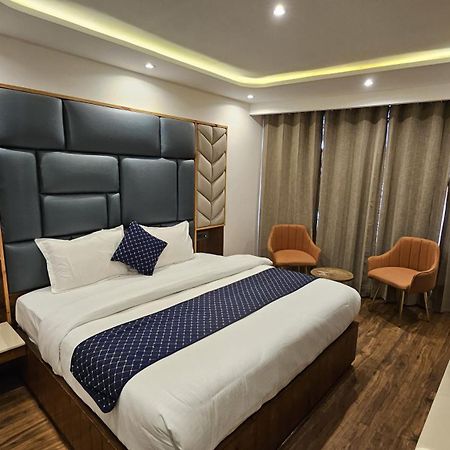 Mountain Zest- Simla Royale Near Mall Road Free Pickup From Railway Station Simla מראה חיצוני תמונה