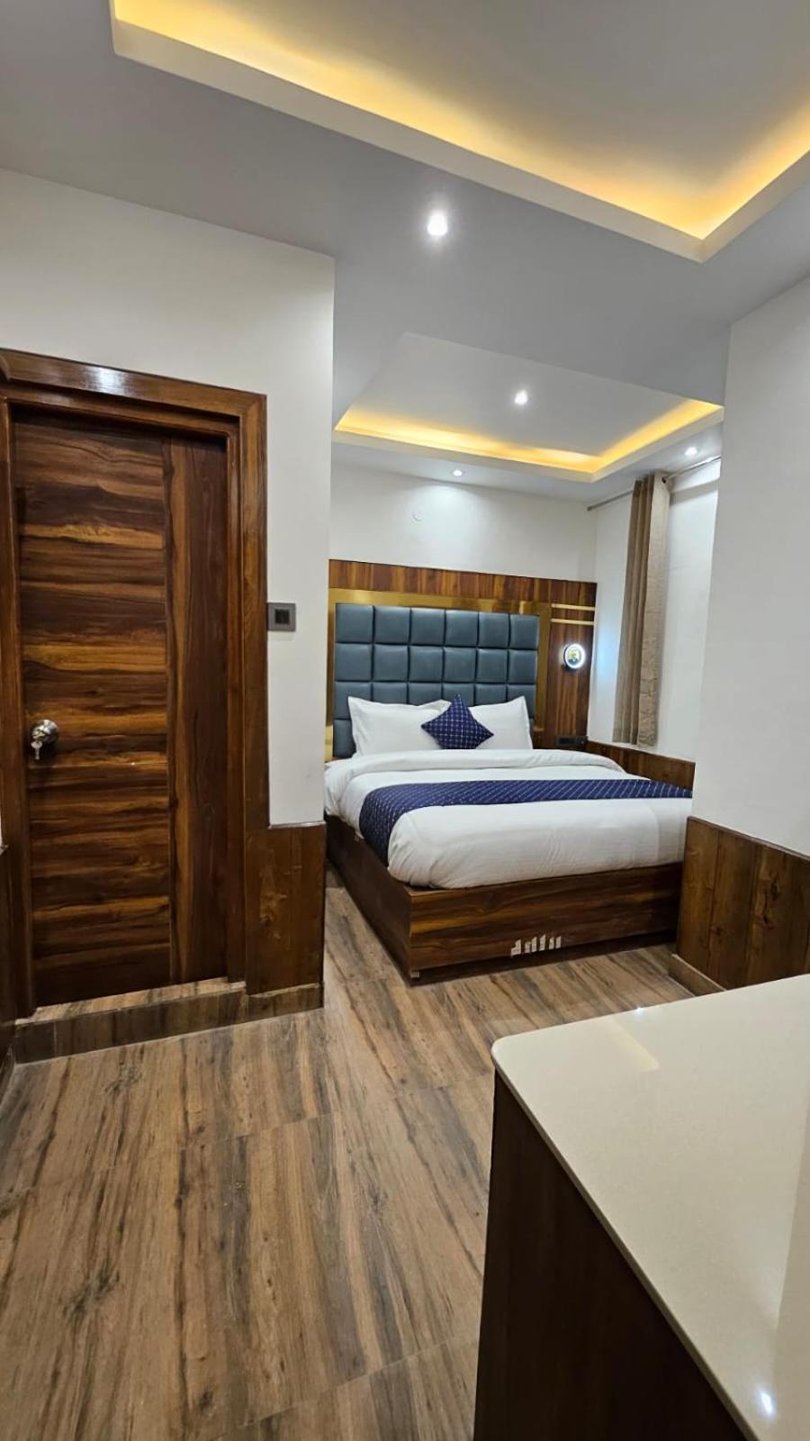 Mountain Zest- Simla Royale Near Mall Road Free Pickup From Railway Station Simla מראה חיצוני תמונה