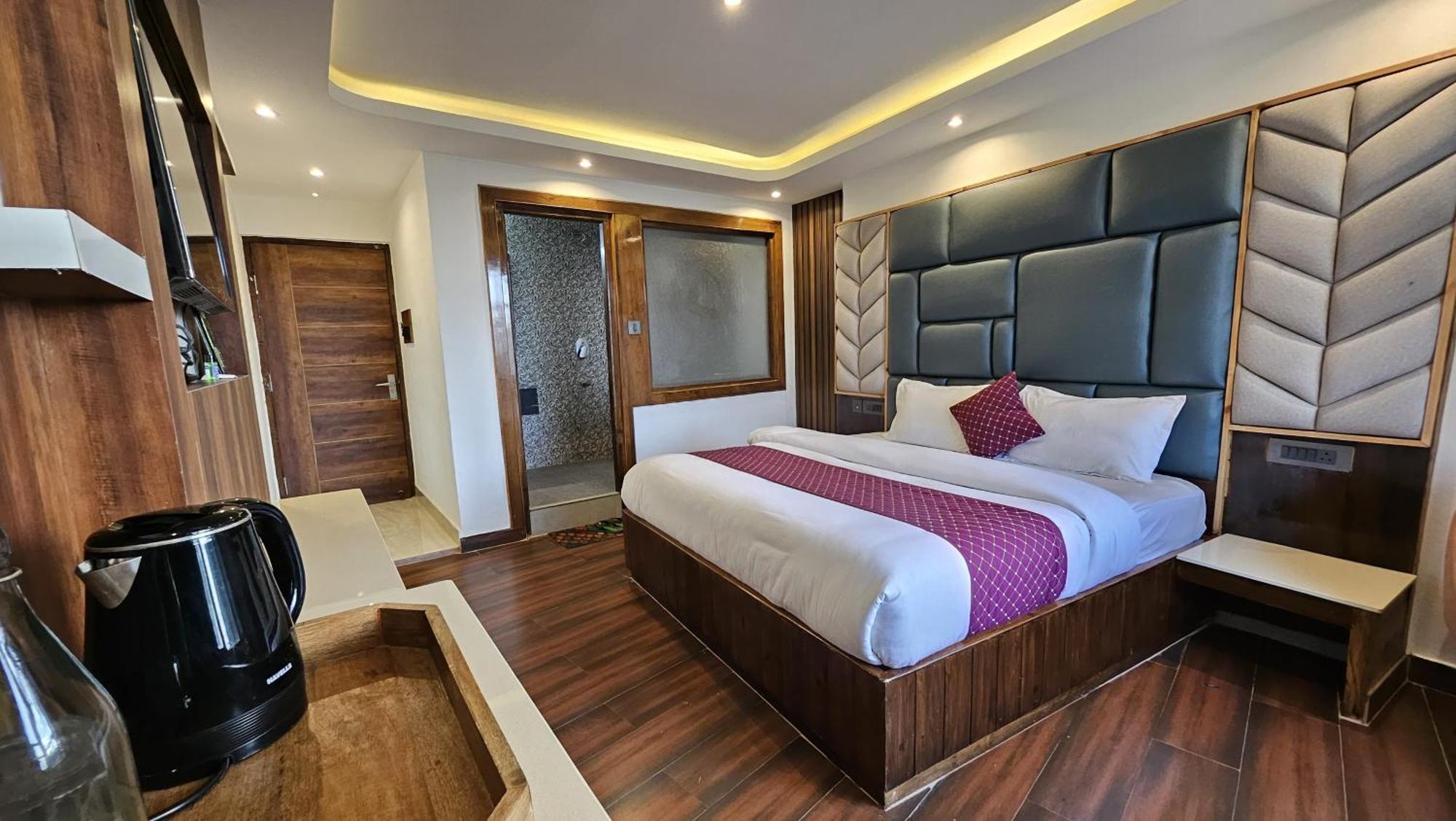 Mountain Zest- Simla Royale Near Mall Road Free Pickup From Railway Station Simla מראה חיצוני תמונה